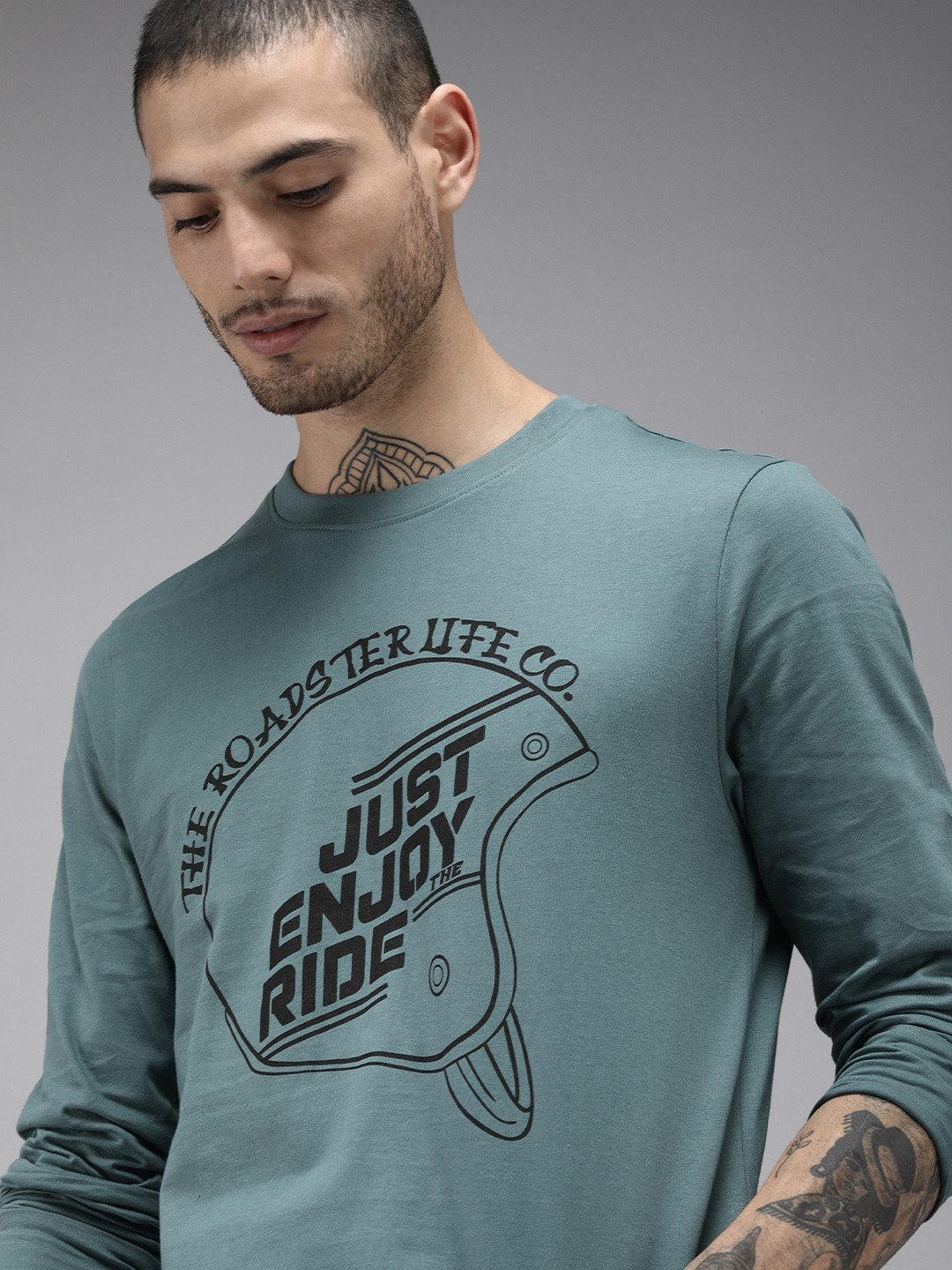 

Roadster Men Green Typography Printed Pure Cotton T-shirt