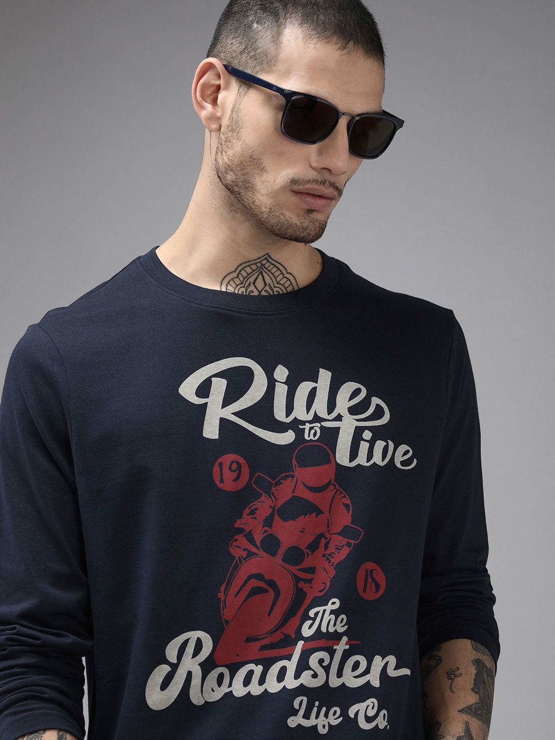 

Roadster Men Navy Blue Typography Printed Cotton T-shirt