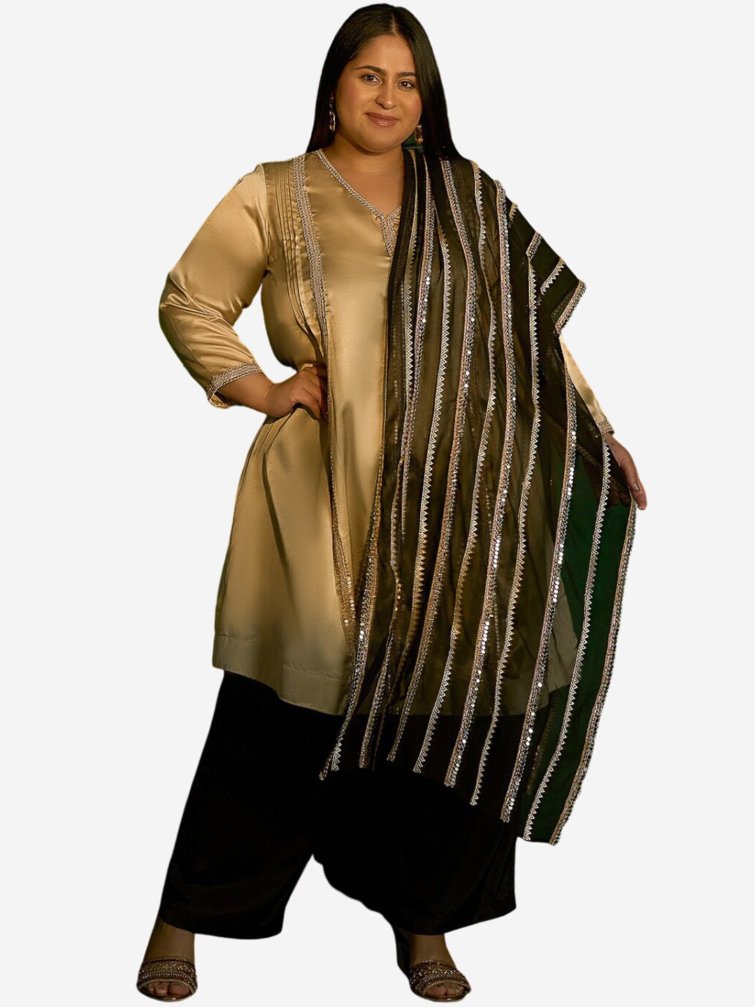 

Alaya By Stage3 Women Gold-Toned Thread Work Satin Kurta