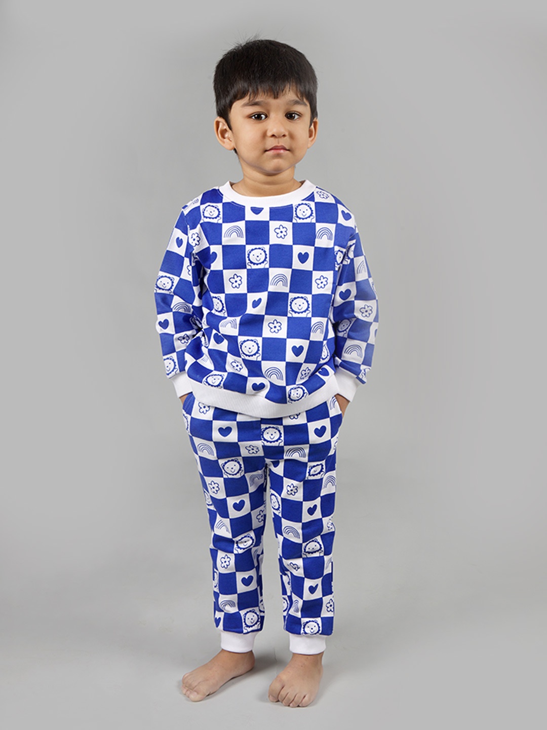 

Cuddles for Cubs Unisex Kids Blue And White Printed Pure Cotton Top With Pyjamas