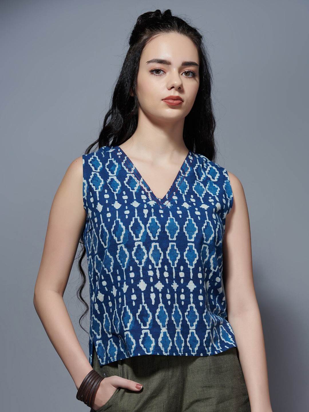 

the kaatn trail Blue Geometric Print Pure Cotton Top