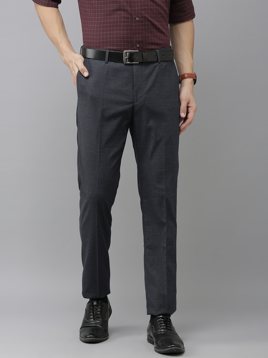 

Arrow Men Dark Blue Textured Tailored Fit Pleated Smart Flex Formal Trousers