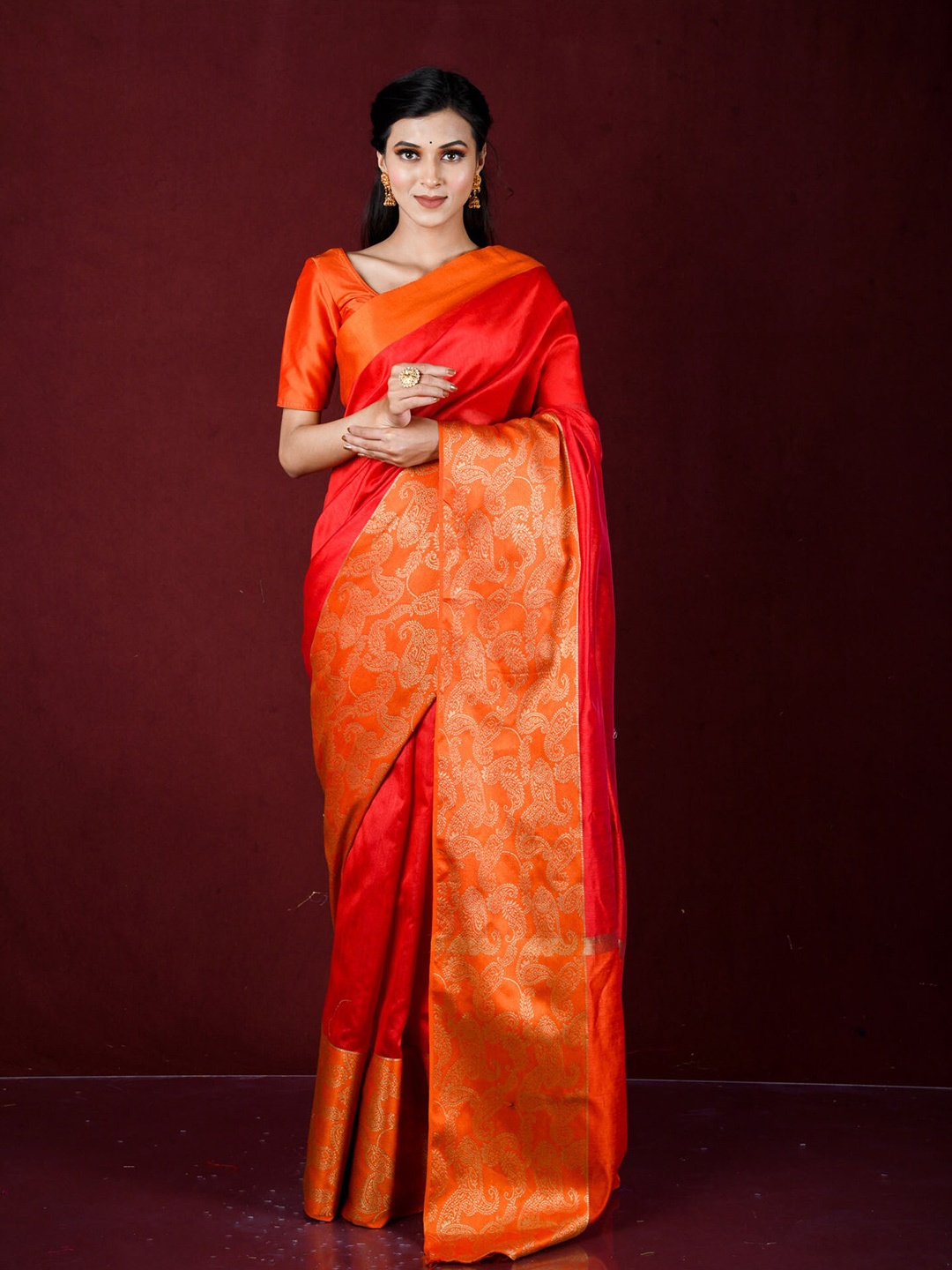 

Exclusiva Red & Gold-Toned Woven Design Zari Silk Blend Banarasi Saree