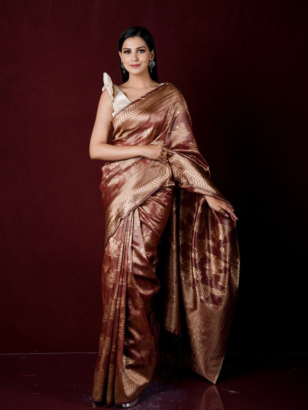 

Exclusiva Purple & Gold-Toned Floral Zari Banarasi Saree