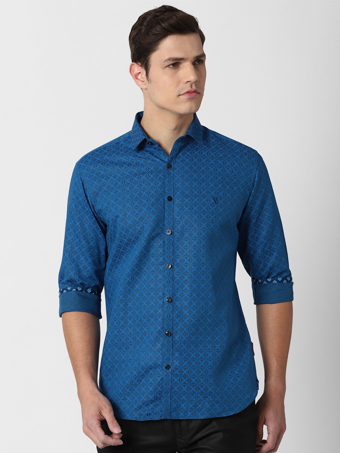 

V Dot Men Blue Slim Fit Printed Casual Shirt