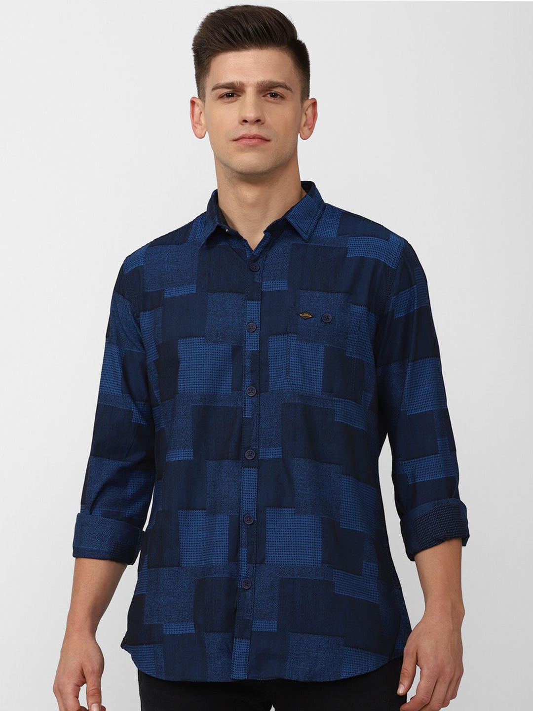 

VAN HEUSEN DENIM LABS Men Navy Blue Slim Fit Checked Cotton Casual Shirt