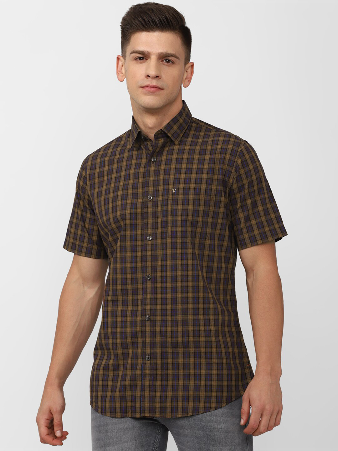 

Van Heusen Sport Men Brown Slim Fit Checked Cotton Casual Shirt