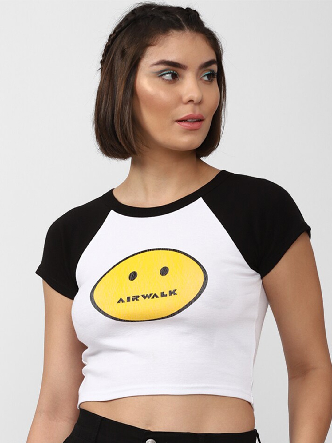 

FOREVER 21 Women White & Black Printed Crop Cotton T-shirt