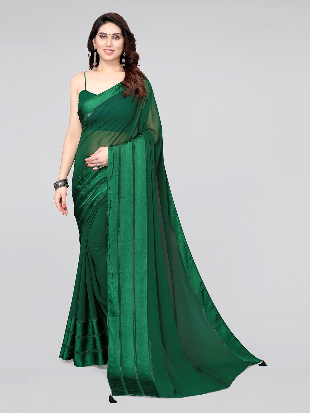 

MIRCHI FASHION Green Striped Saree