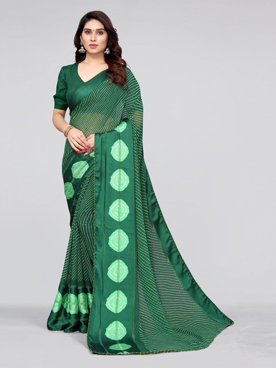 

MIRCHI FASHION Green & White Leheriya Georgette Saree