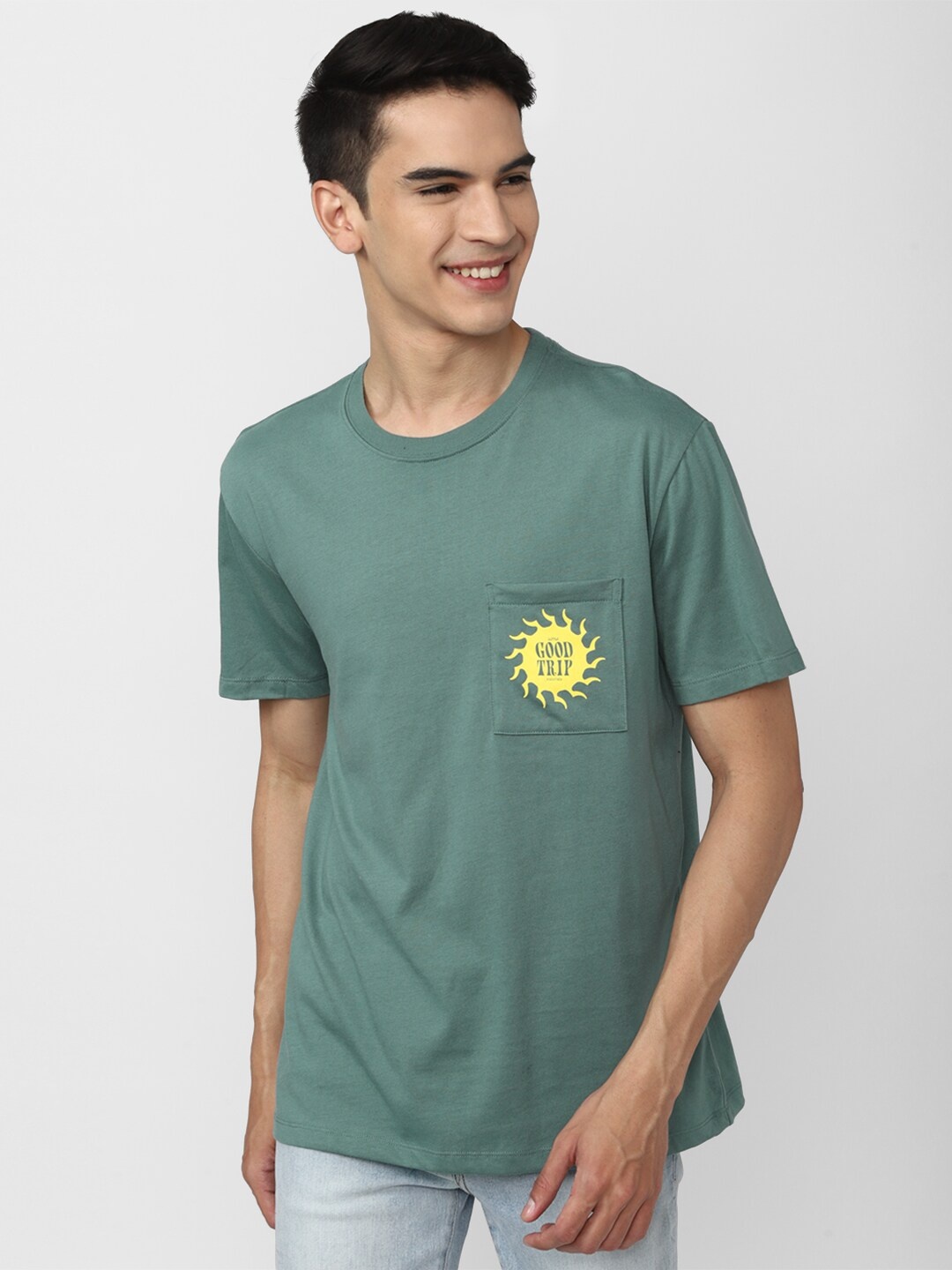 

FOREVER 21 Men Green & Yellow Graphic Print T-shirt