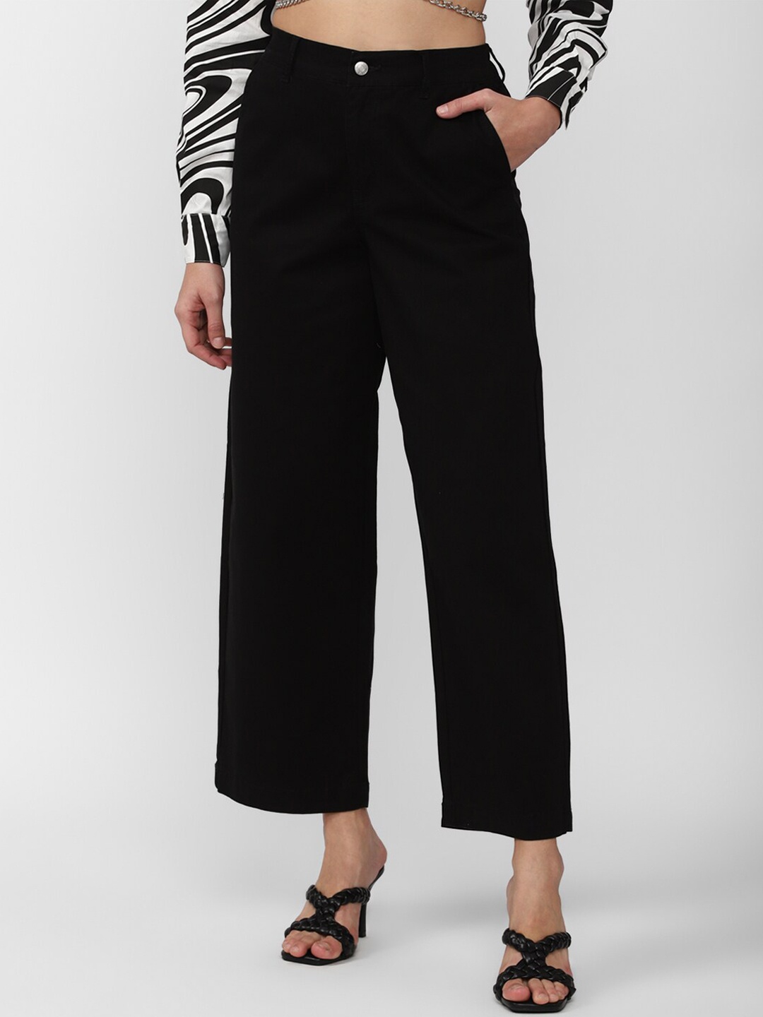 

FOREVER 21 Women Black Solid Parallel Trousers