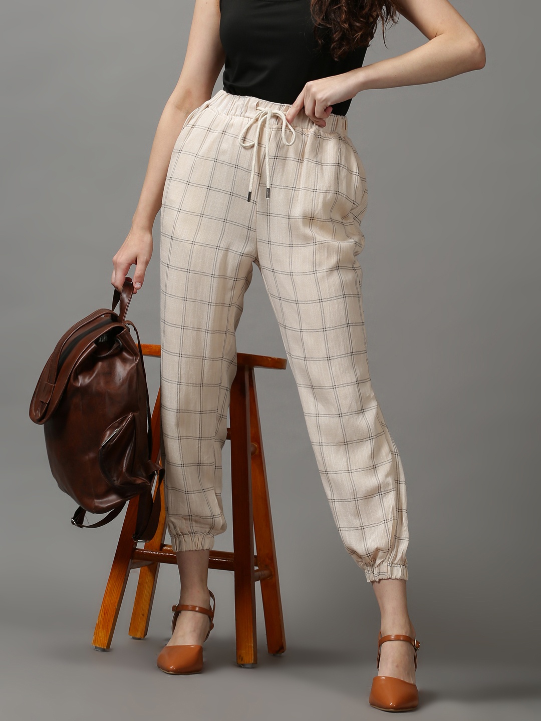 

SHOWOFF Women Cream-Coloured Checked Trousers