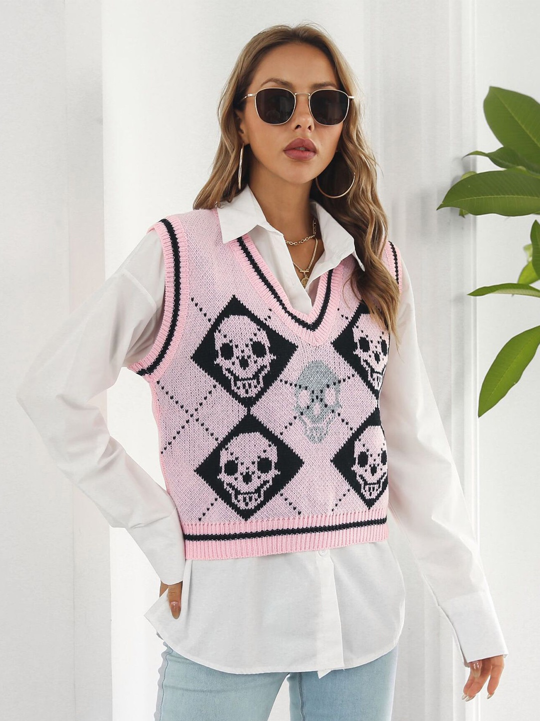 

StyleCast Women Pink & Black Printed Sweater Vest