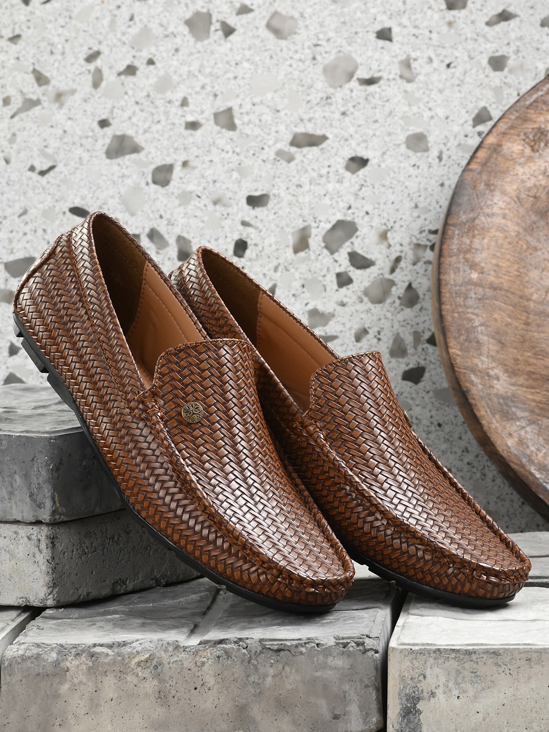 

UNDERROUTE Men Tan Woven Design Loafers