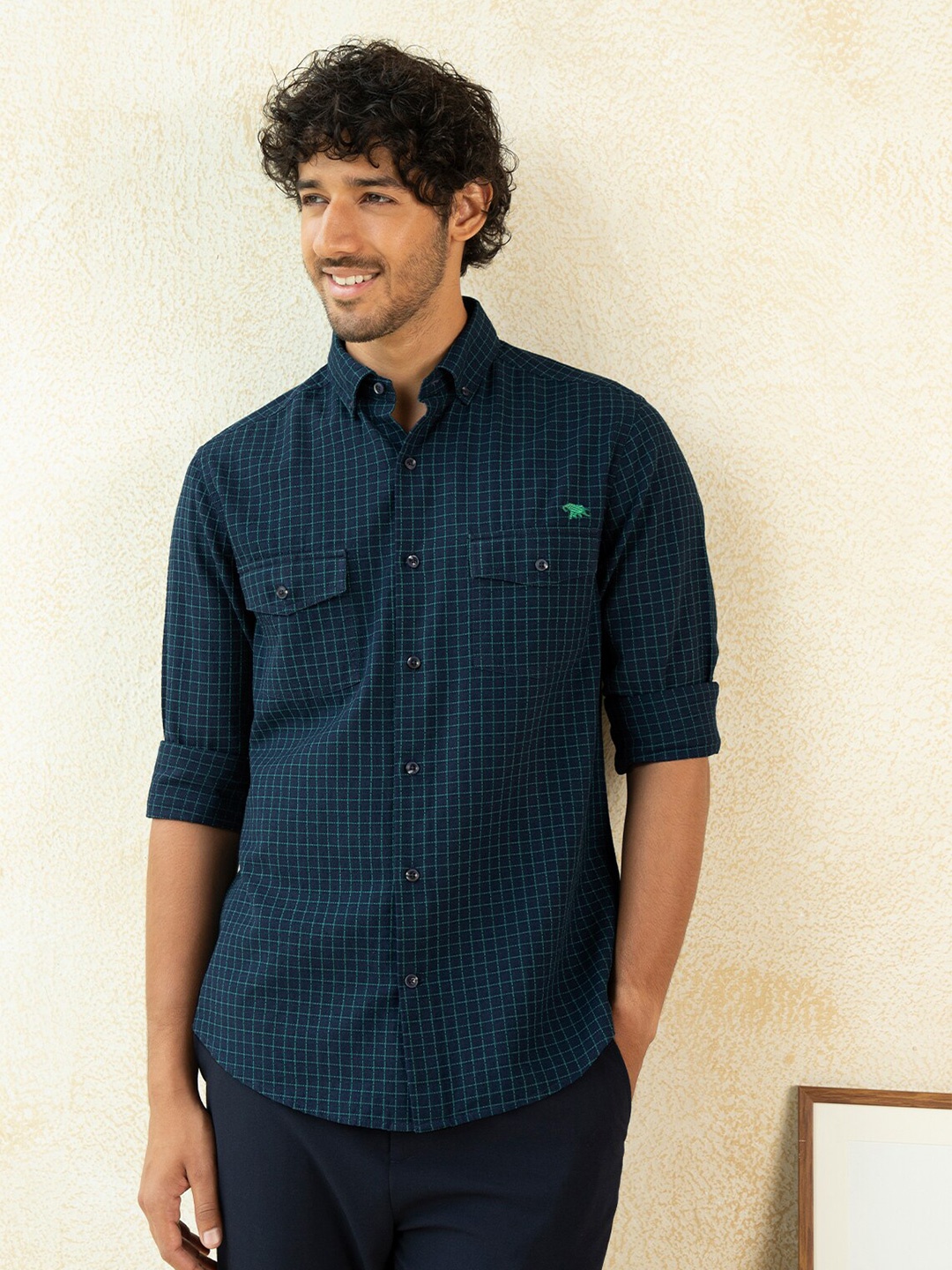 

Andamen Men Navy Blue Classic Regular Fit Checked Cotton Casual Shirt