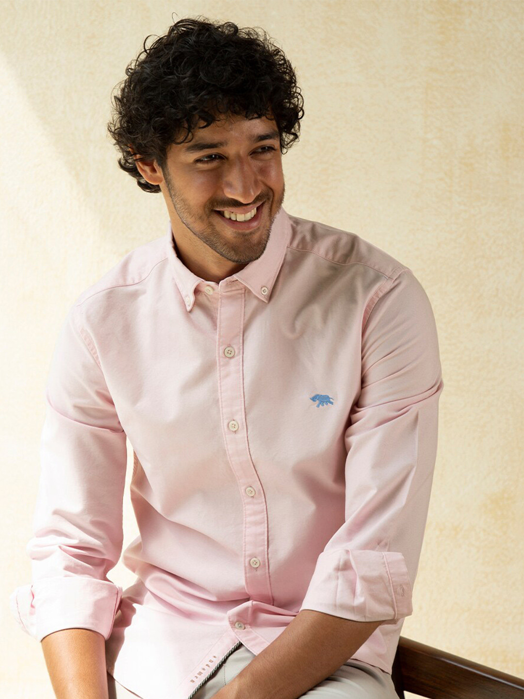 

Andamen Men Pink Classic Slim Fit Casual Shirt