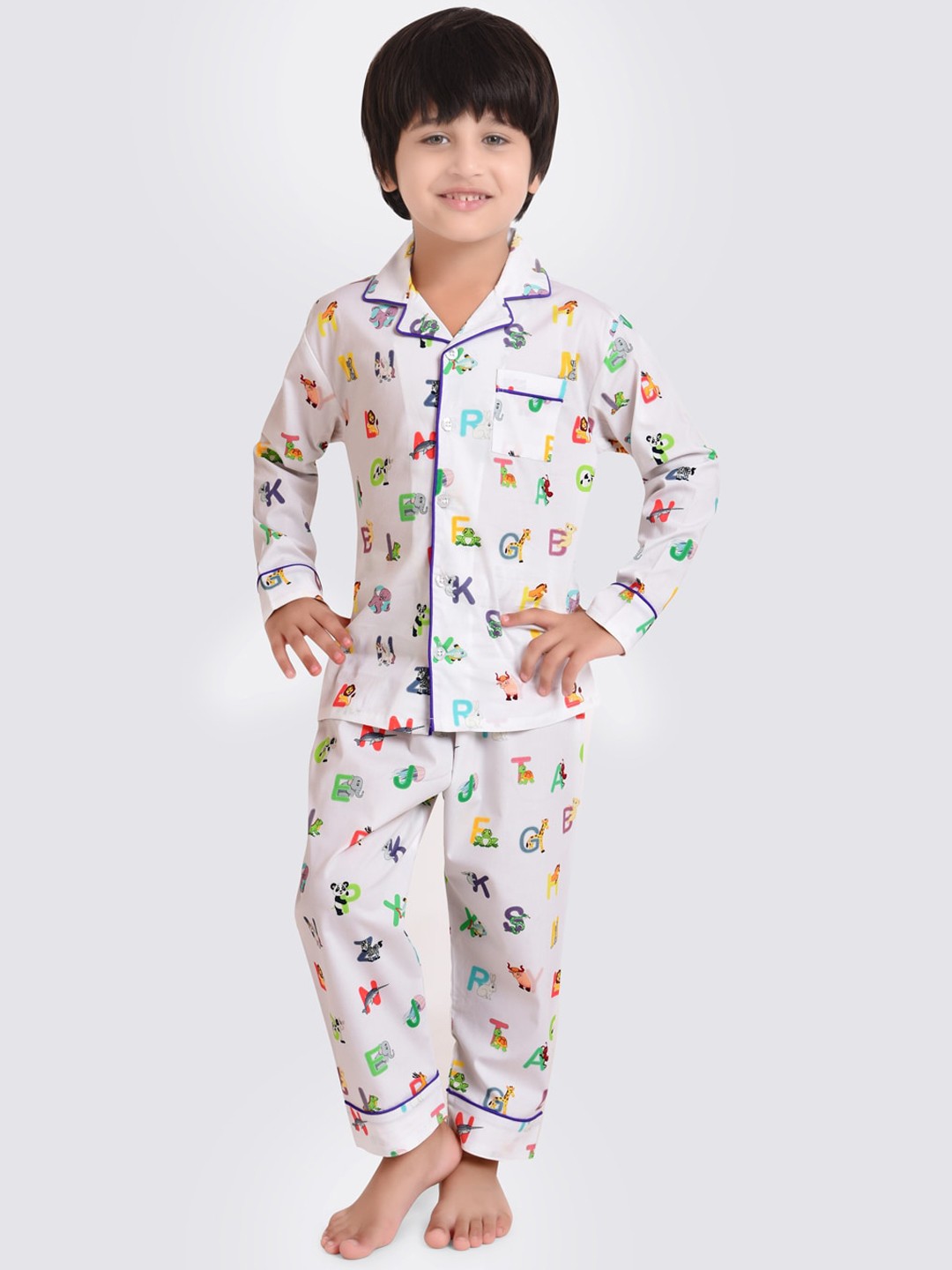 

KOOCHI POOCHI Boys White & Green Printed Night suit
