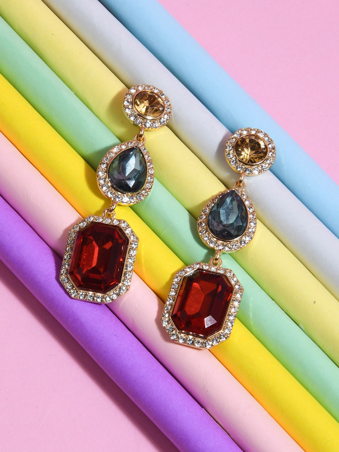 

Accessorize Gold-Toned & Red Teardrop Shaped Drop Earrings