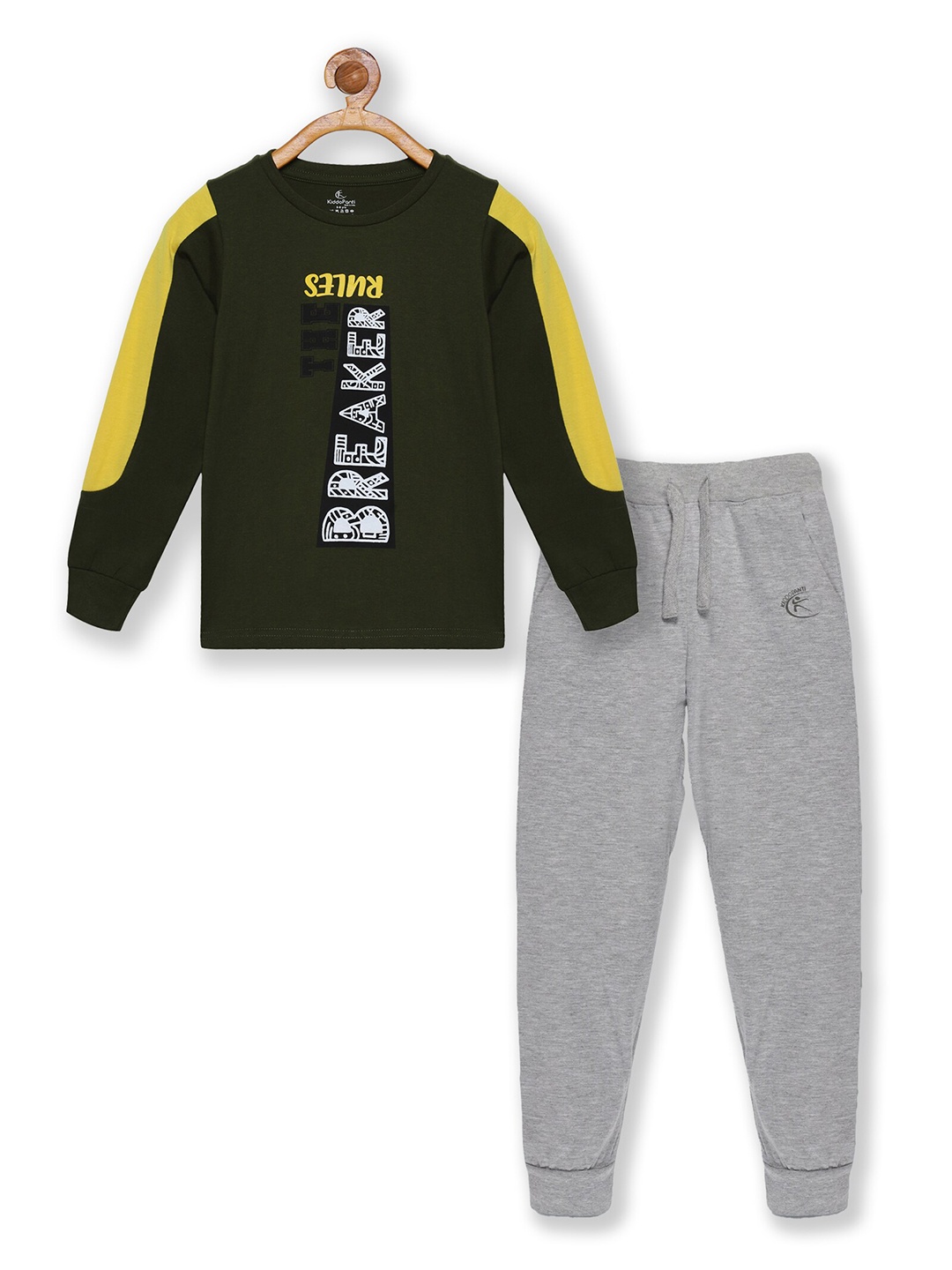 

KiddoPanti Boys Green & Grey Printed Pure Cotton T-shirt & Track Pant