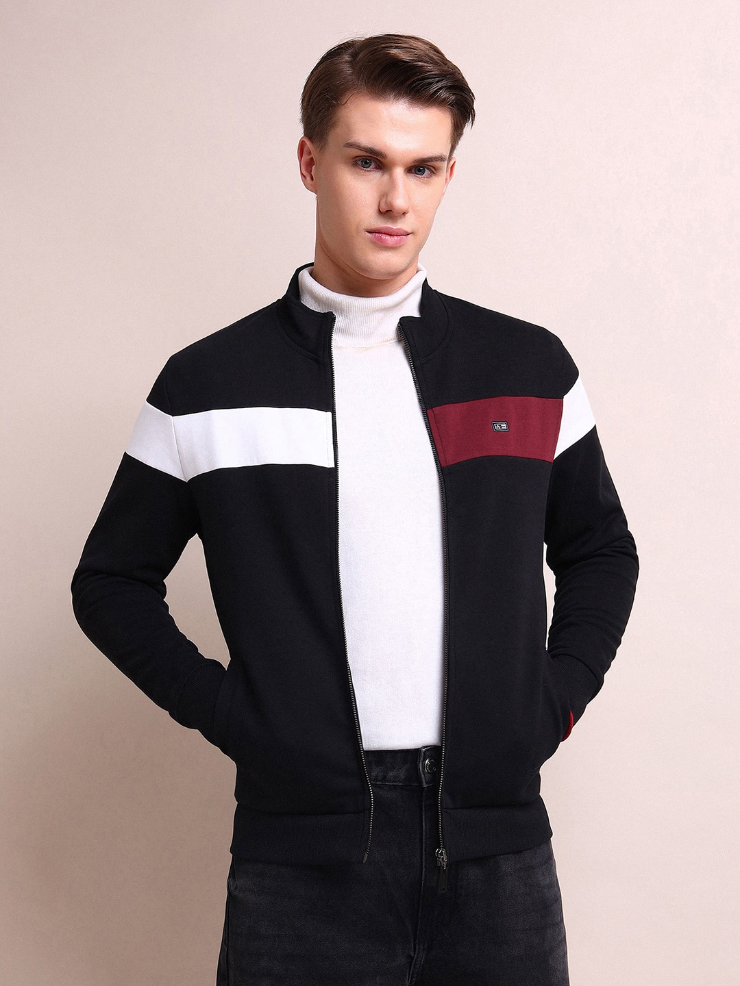 

Arrow Sport Men Black Colourblocked Sweatshirt