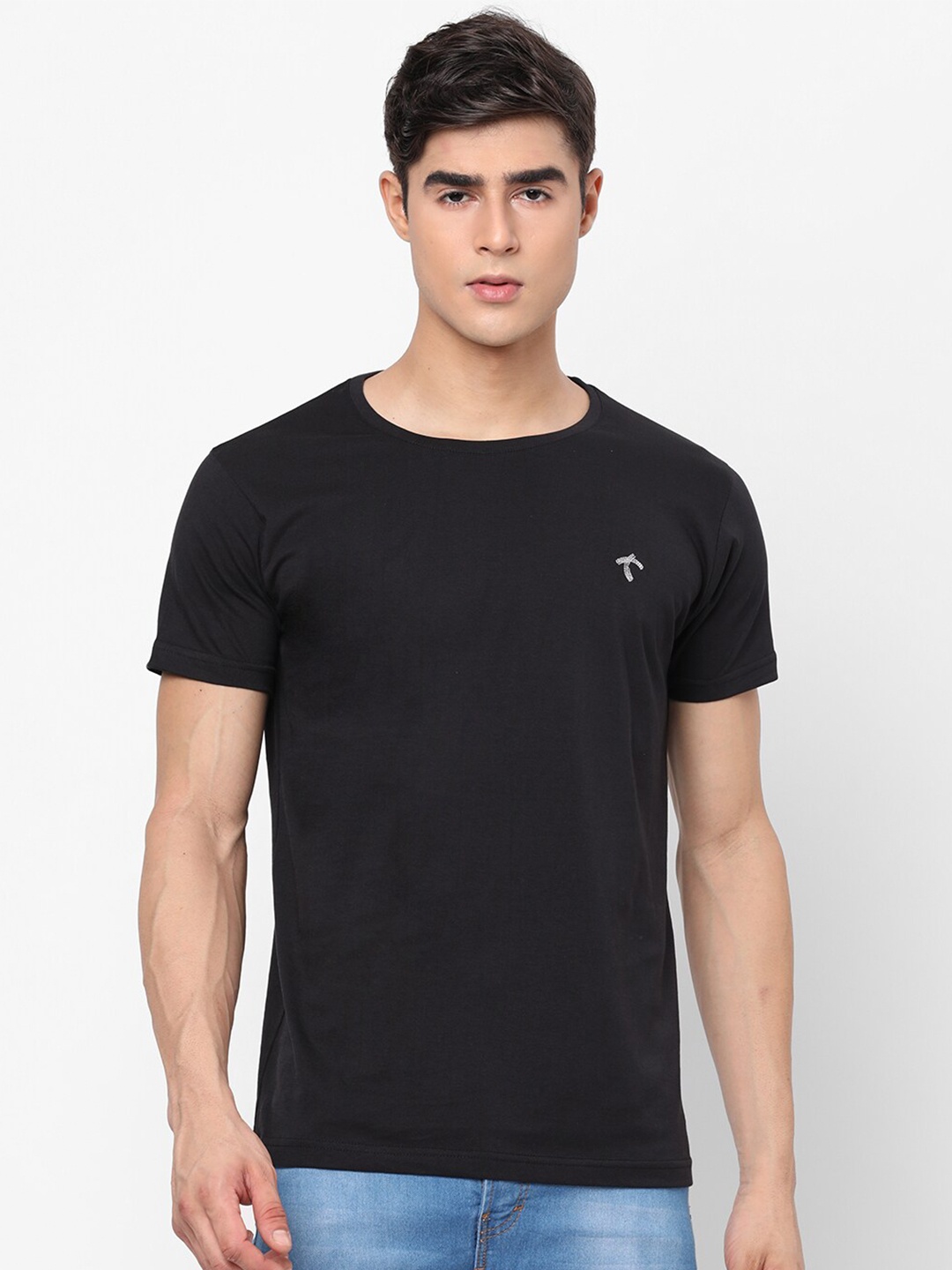 

Shurtz N Skurtz Men Black Solid Round Neck Cotton T-shirt
