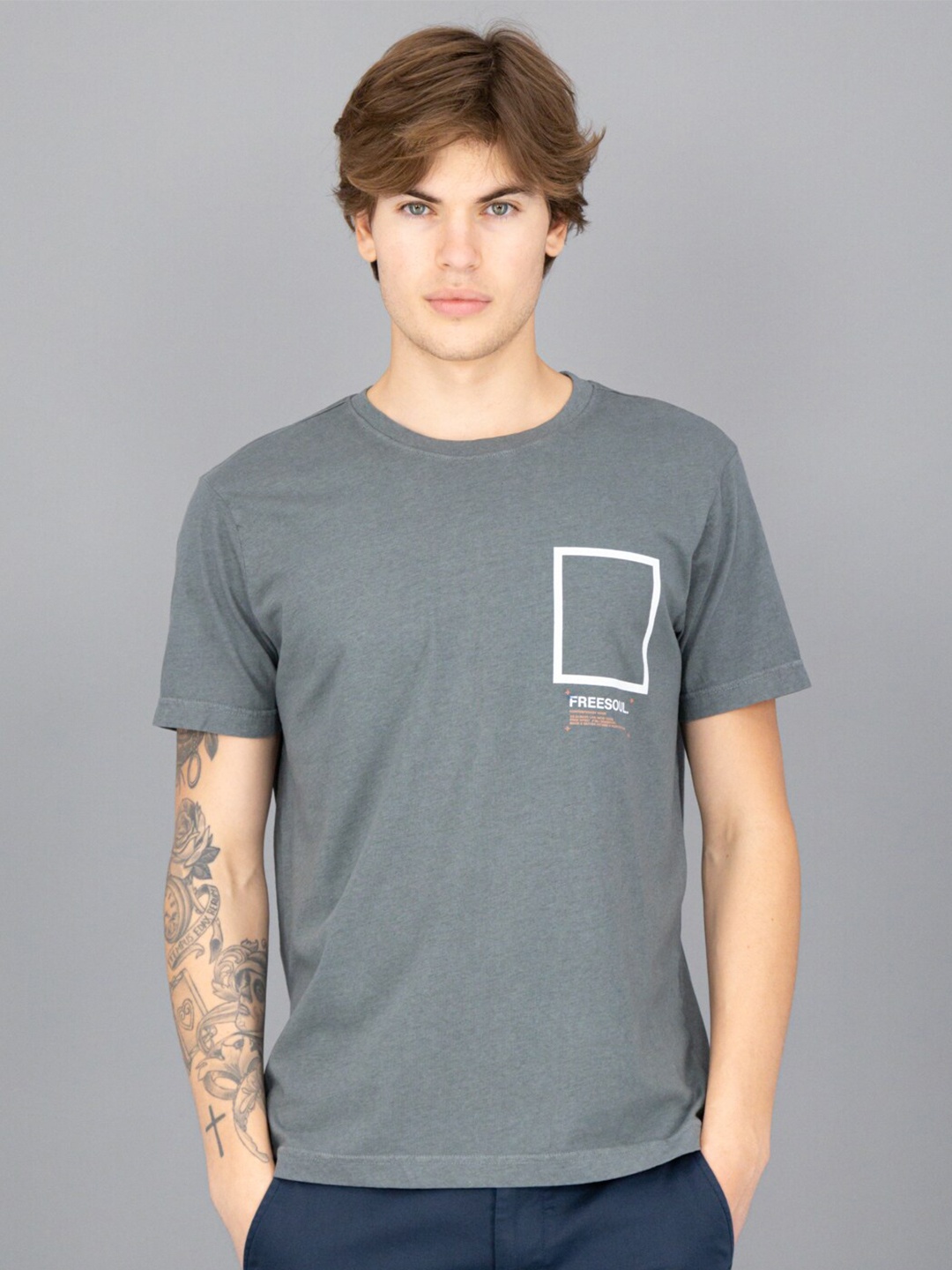 

FREESOUL Men Grey Cotton Solid T-shirt