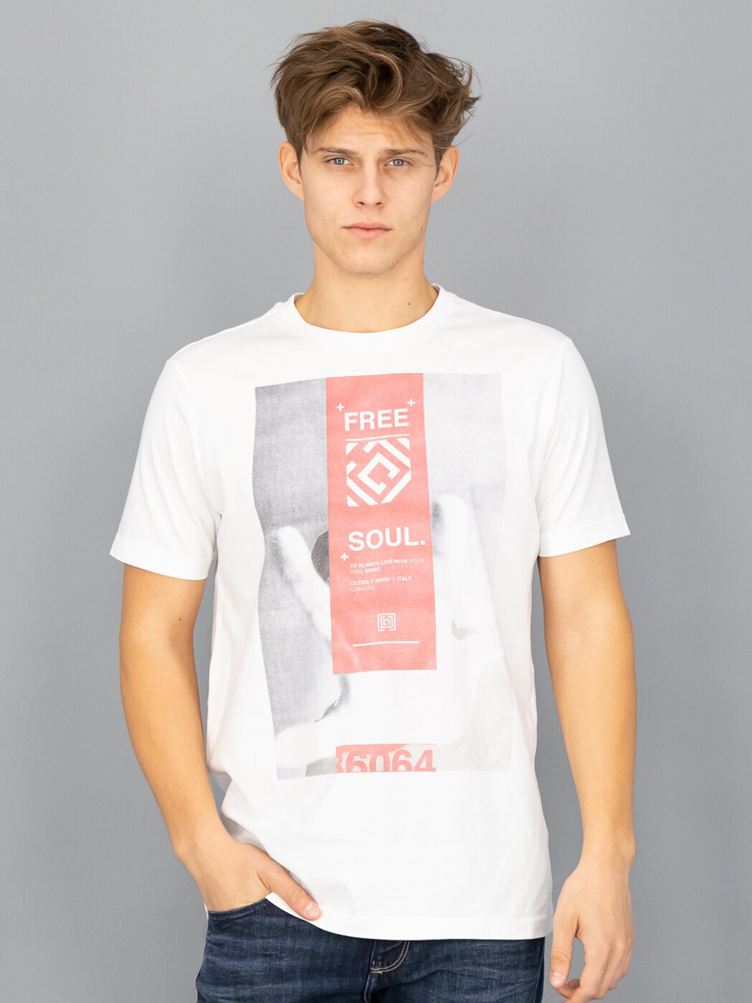 

FREESOUL Men White & Pink Typography Printed Pure Cotton T-shirt