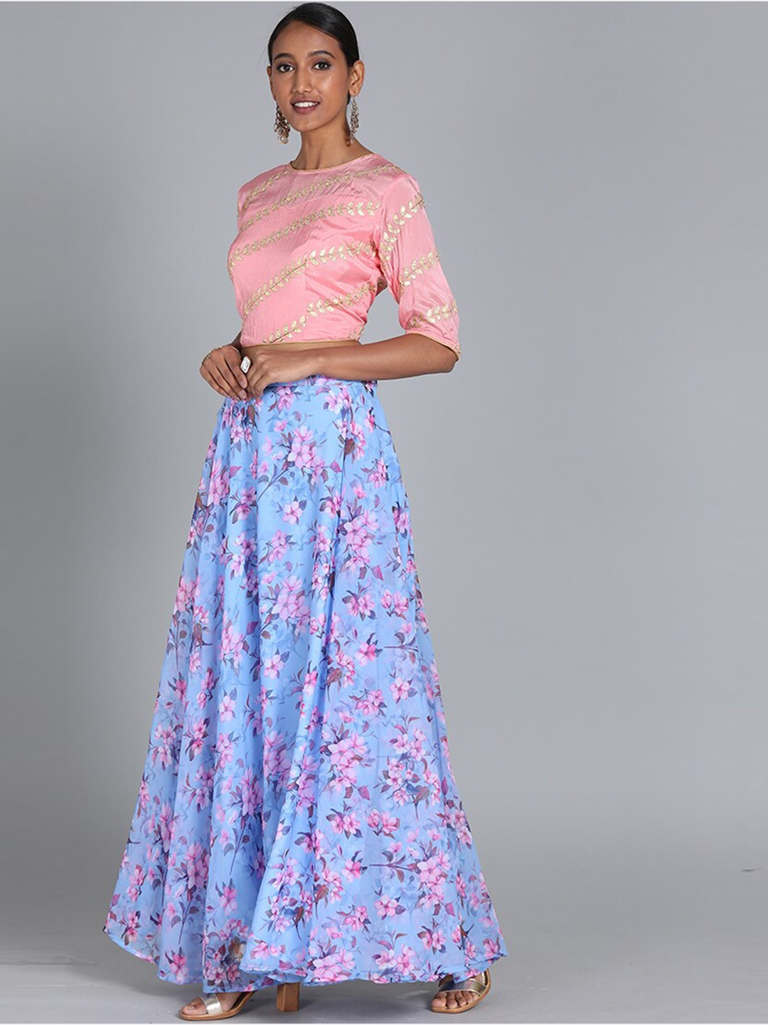 

Ethnovog Women Pink Embroidered Blouse