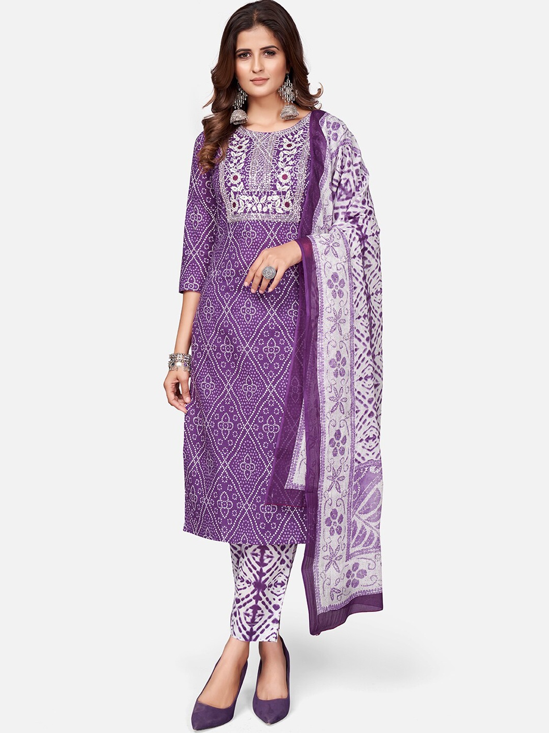 

Vbuyz Women Lavender Bandhani Embroidered Thread Work Pure Cotton Kurta with Trousers & With Dupatta
