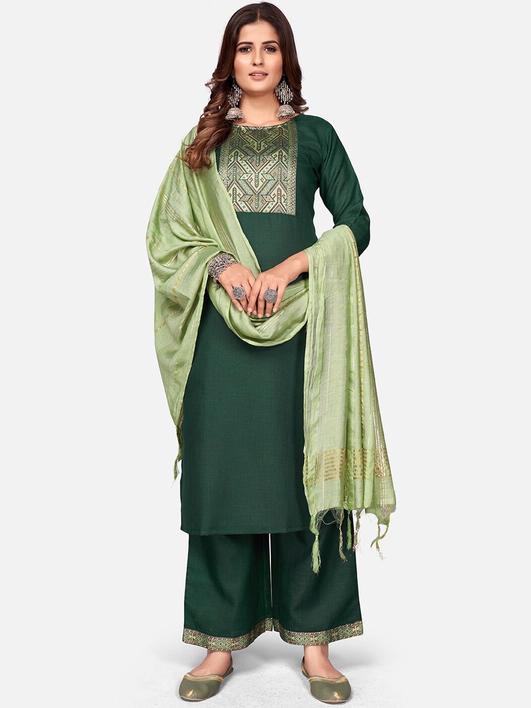 

Vbuyz Women Green & Gold Printed Cotton Blend Straight Kurta with Palazzos & With Dupatta