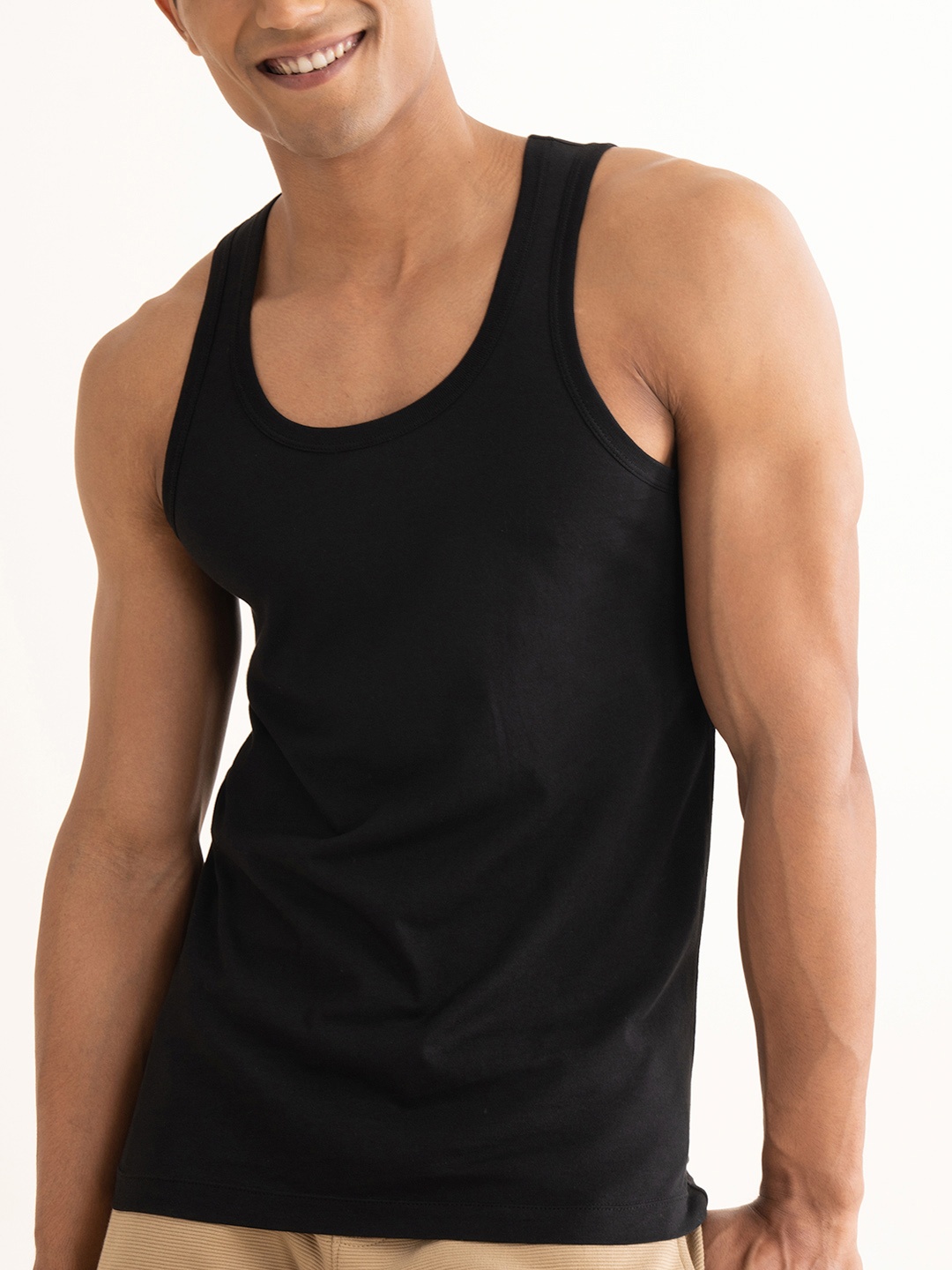 

DaMENSCH Men Solid Cotton Anti-Microbial Innerwear Vest, Black