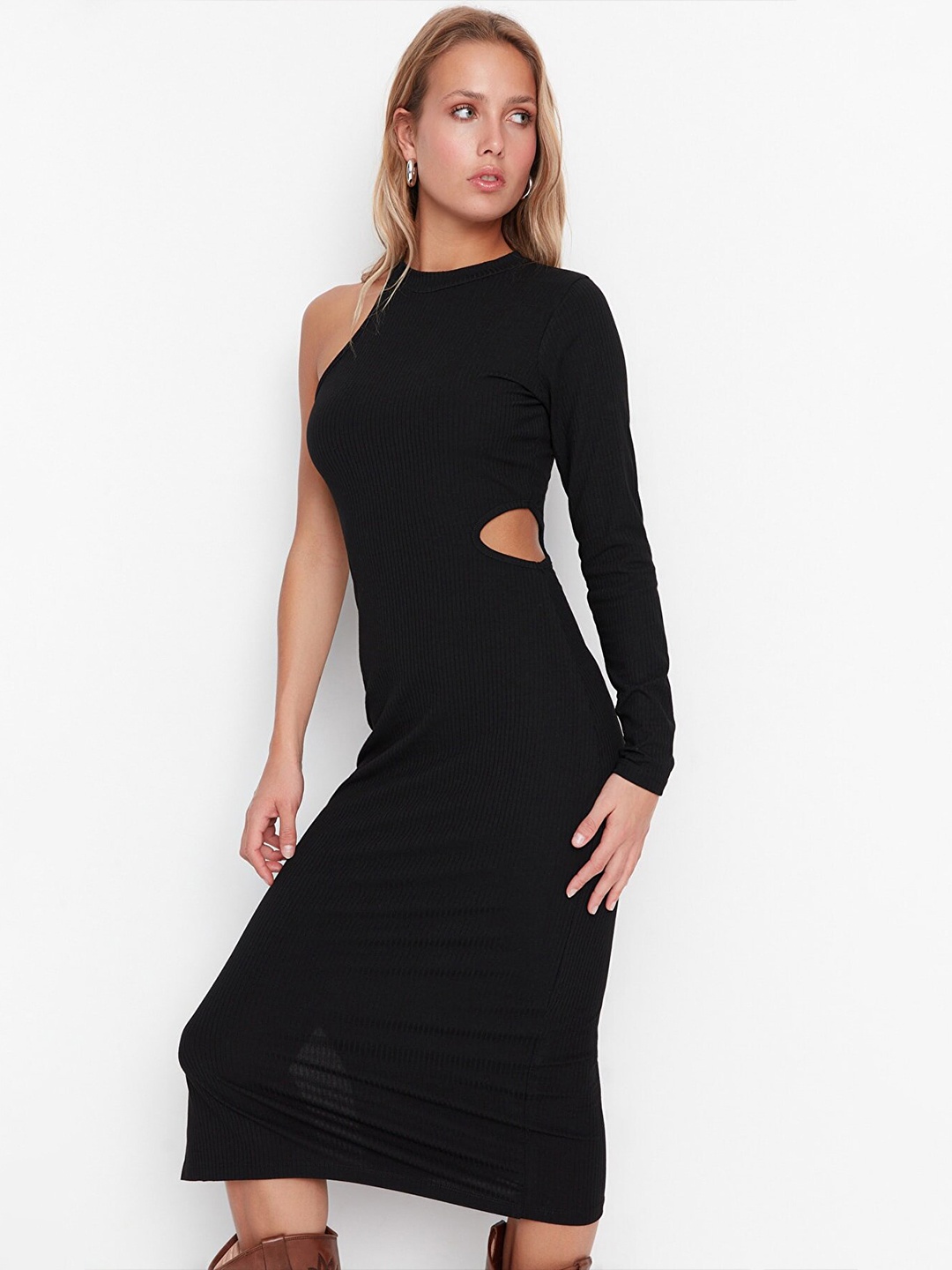 

Trendyol Women Black One Shoulder Long Sleeves Bodycon Midi Dress