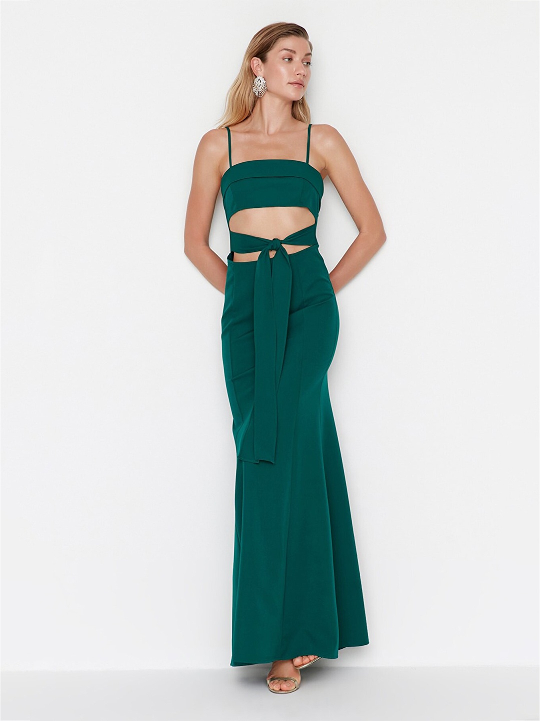 

Trendyol Women Green Solid Polyester Maxi Dress