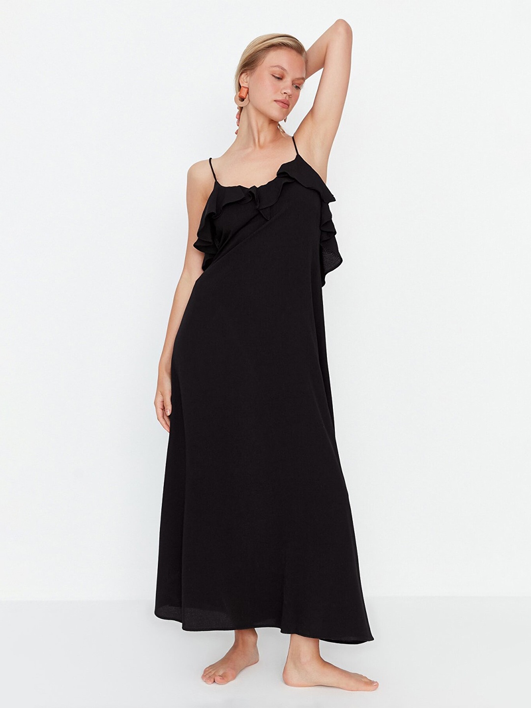 

Trendyol Women Black Solid Shoulder Straps A-Line Maxi Dress