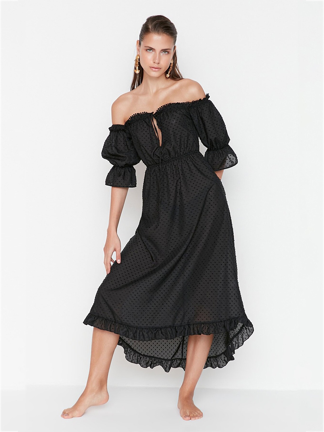 

Trendyol Women Black Off-Shoulder Midi Dress