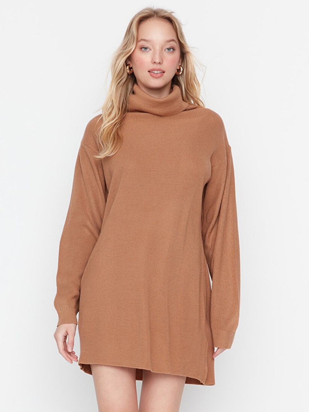 

Trendyol Women Brown Drop-Shoulder Sleeve Sweater Mini Dress