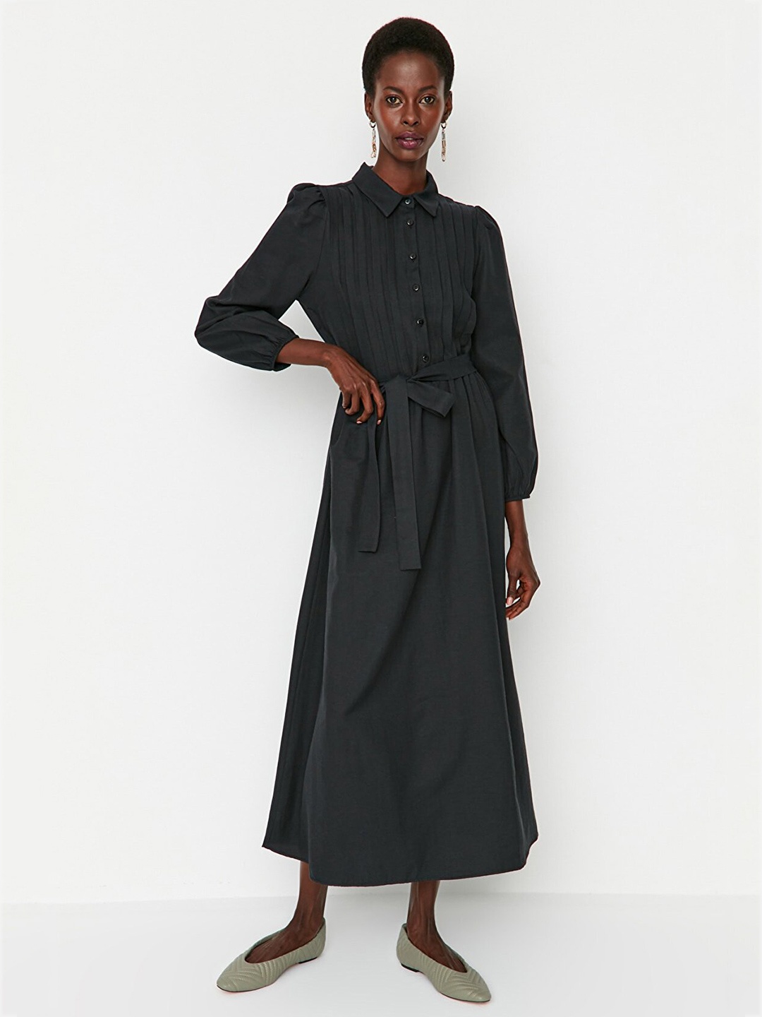 

Trendyol Women Black Pleated Shirt Maxi Dress