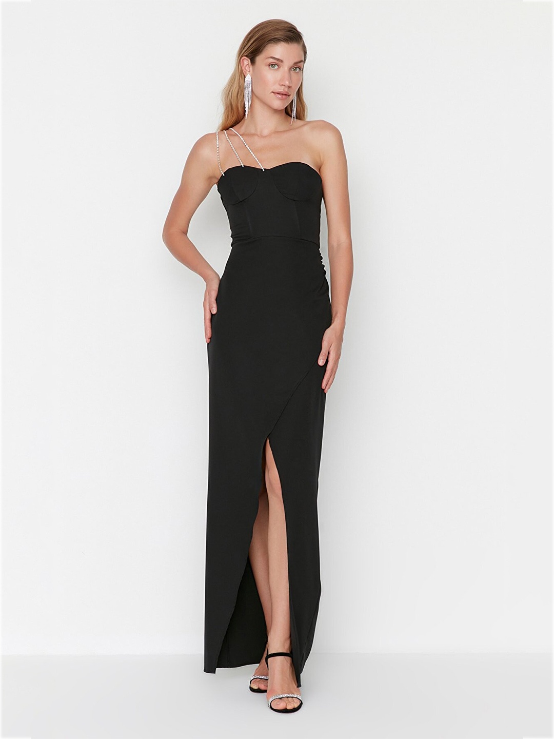 

Trendyol Women Black Solid One-Shoulder Maxi Dress