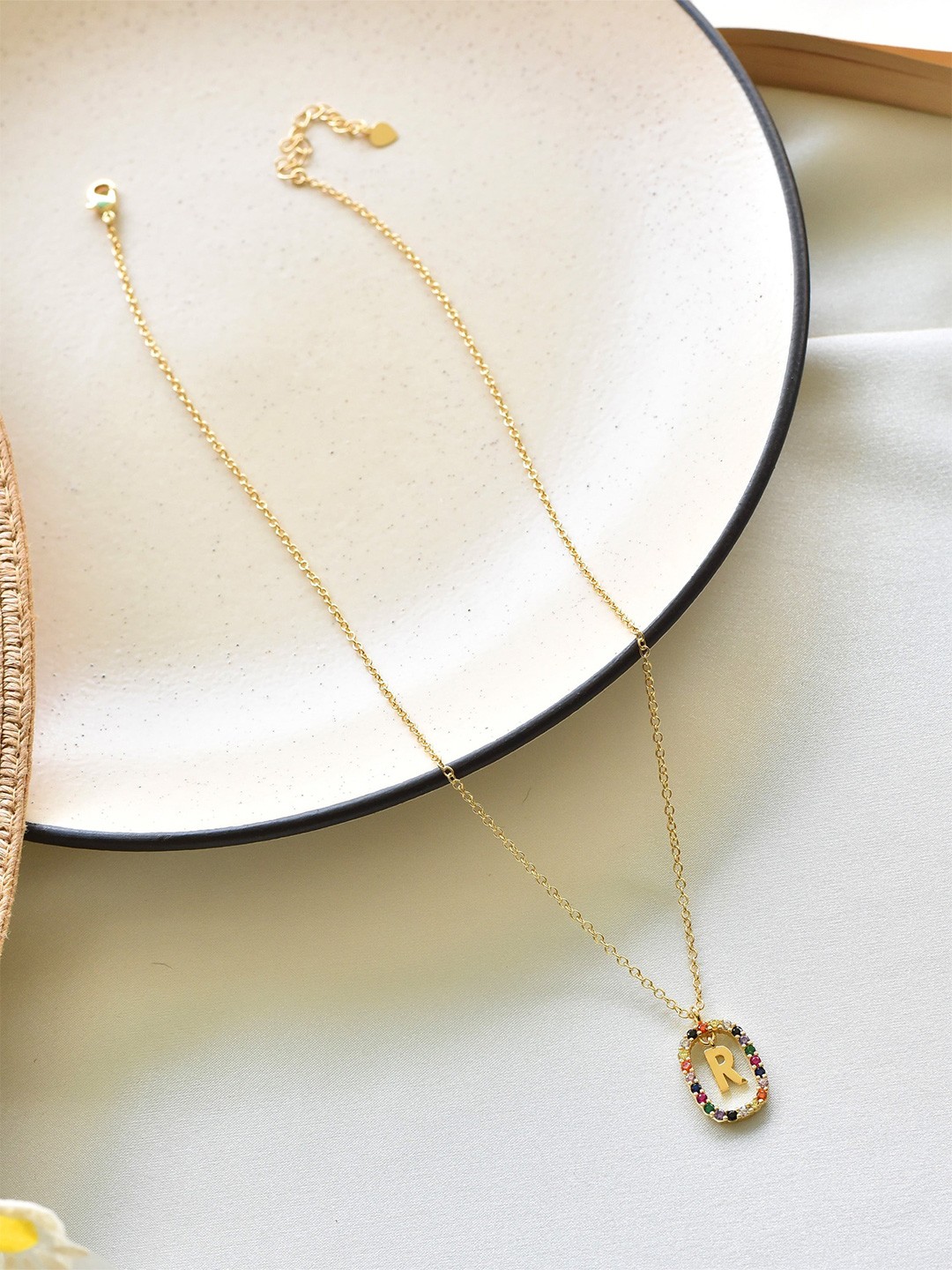 

Klissaa Gold-Toned & Blue Brass Gold-Plated Letter R Necklace