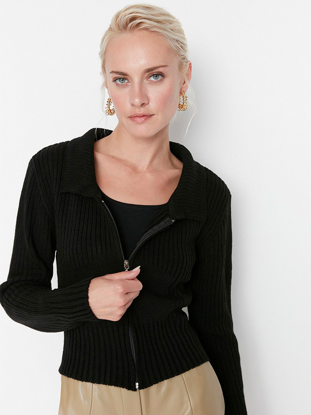 

Trendyol Women Black Striped Top