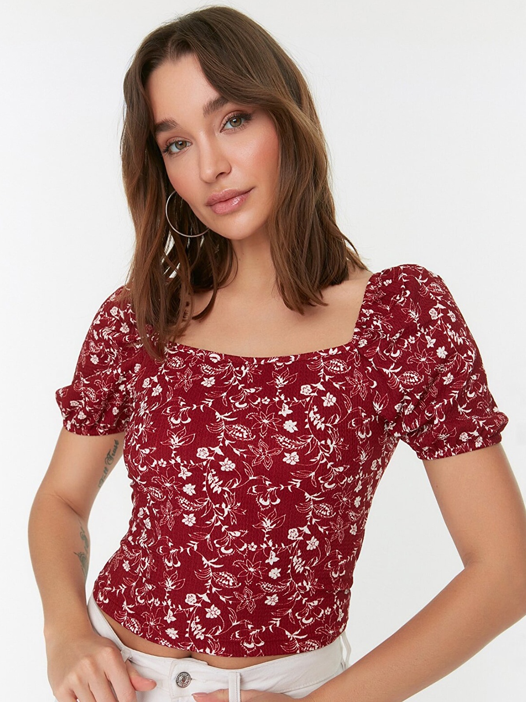 

Trendyol Women Burgundy Floral Printed Crop Top