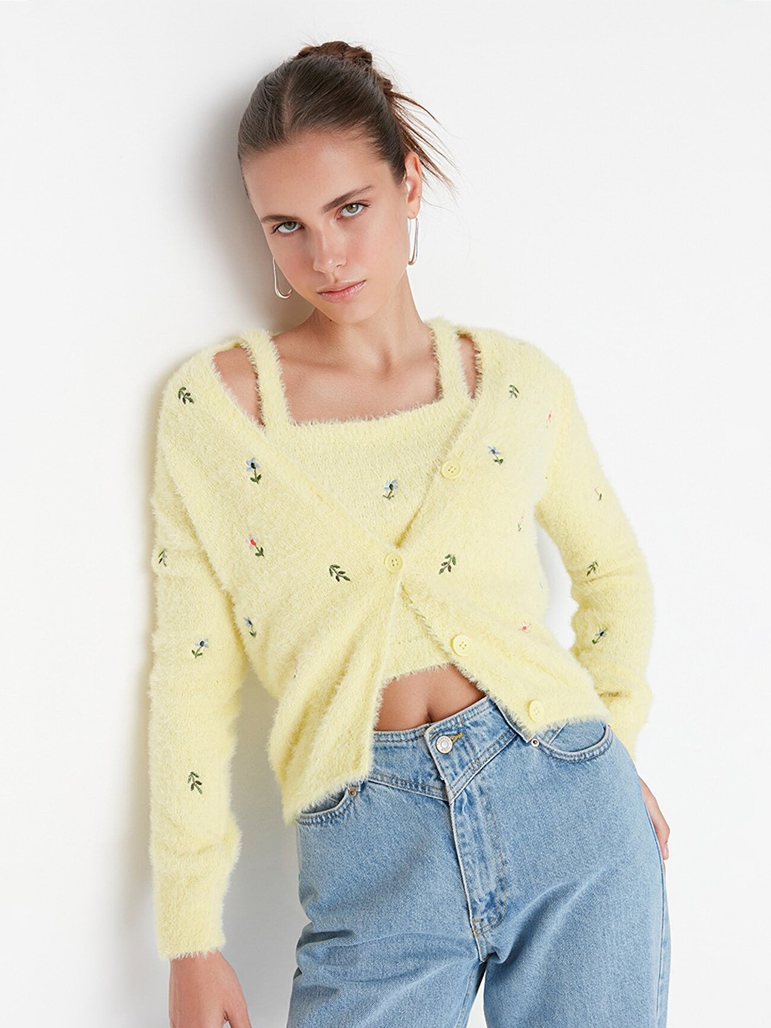 

Trendyol Yellow Printed Fur Detailing Crop Top