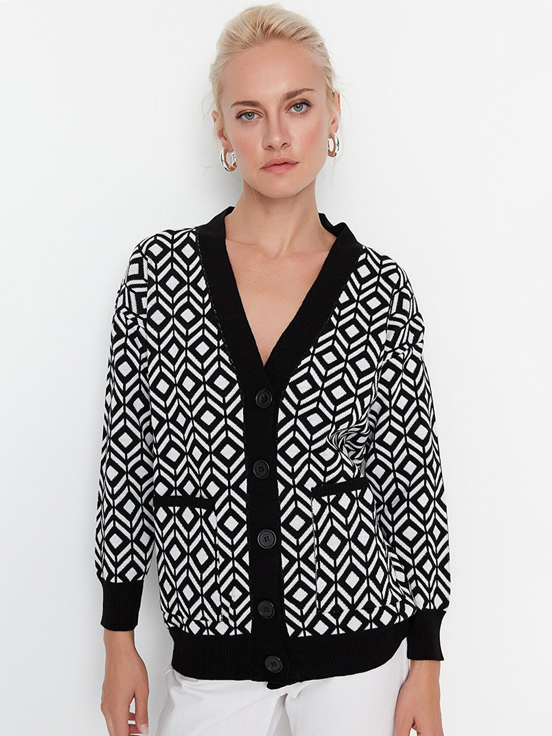 

Trendyol Black & White Geometric Print Blouson Top