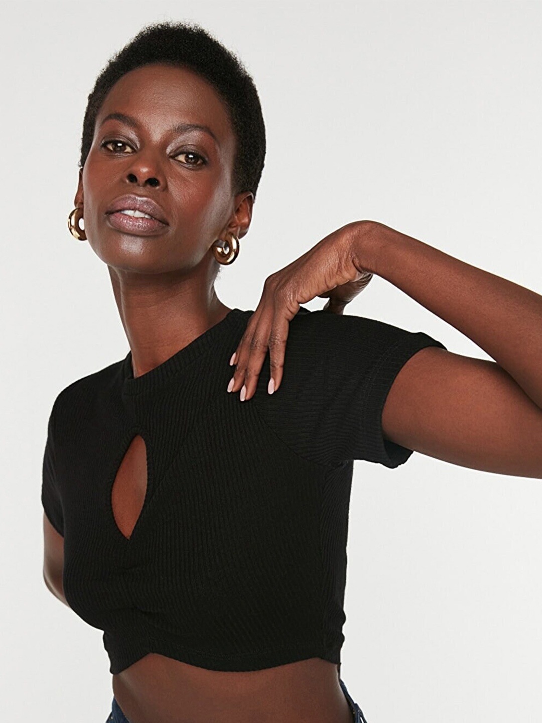 

Trendyol Short Sleeves Cut-Out Detail Crop Top, Black