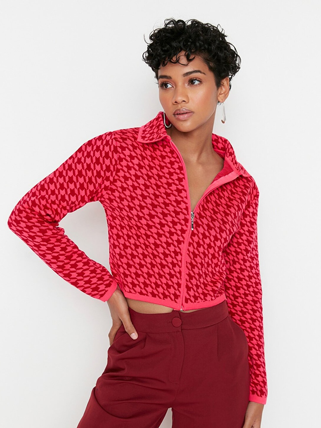 

Trendyol Fuchsia & Red Geometric Print Shirt Style Crop Top