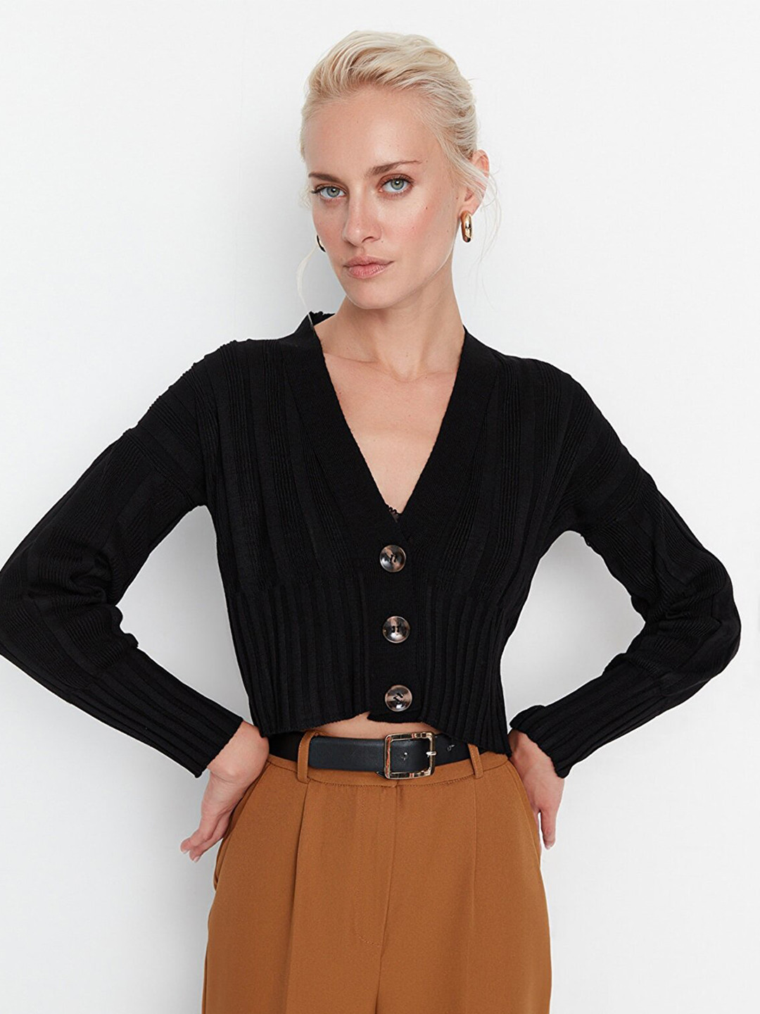 

Trendyol Women Black V-Neck Cardigan