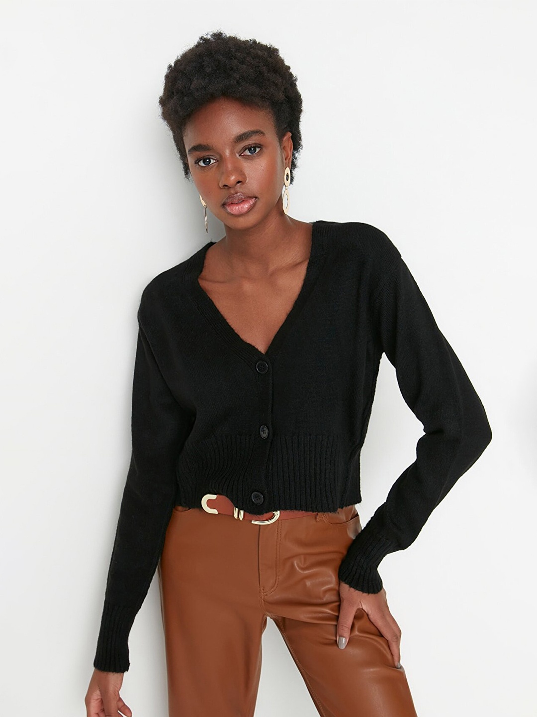 

Trendyol Women Black Solid V-Neck Acrylic Crop Cardigan
