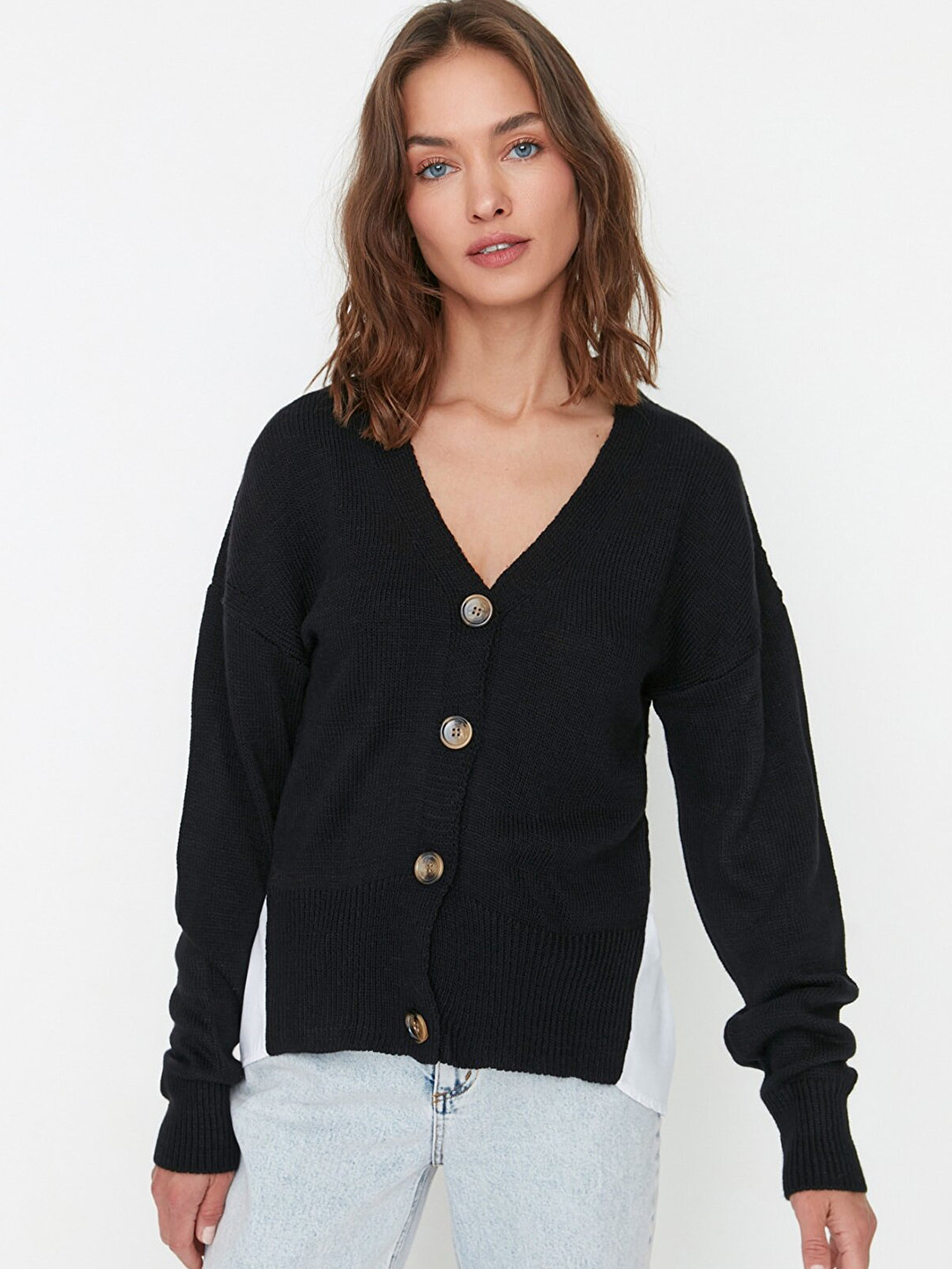 

Trendyol Women Black & White Colourblocked Acrylic Cardigan