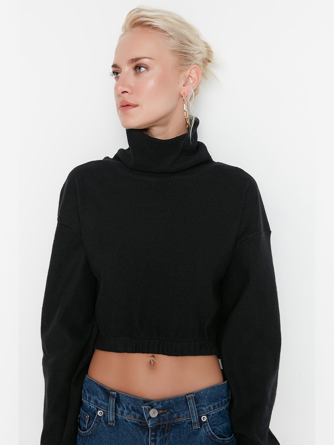 

Trendyol Women Black Solid Pure Cotton Turtle Neck Crop Top